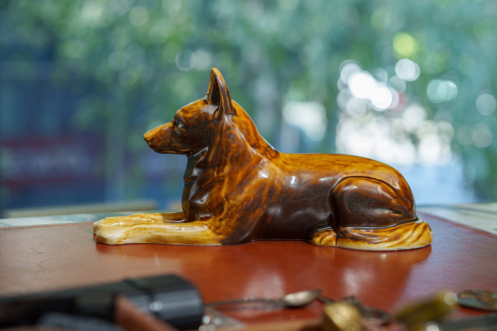 Urna per animali domestici Pastore Tedesco - Ruggine marrone | Urna in ceramica