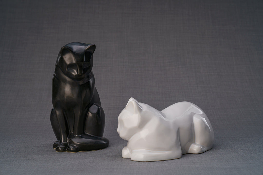 Neko Urna per Ceneri Animali - Opaco Scuro | Ceramica | Artigianale